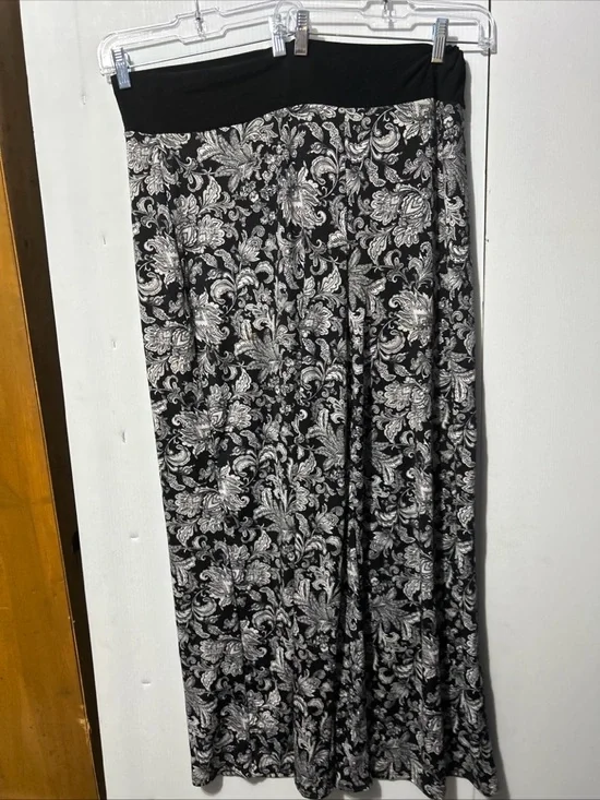 Ashley Blue Black and White Floral Paisley Maxi Pantsuit - Picture 3 of 5